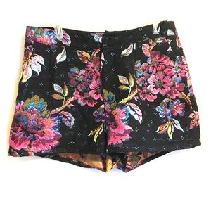 NWT MINK PINK floral shimmer shorts